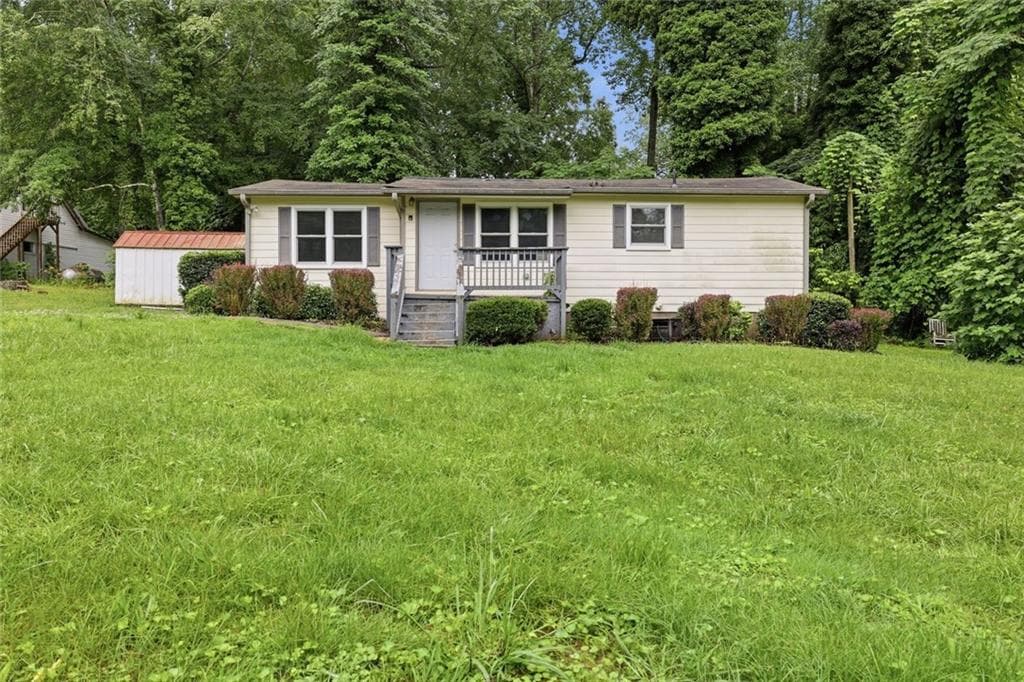 2 bedroom, 2 bathroom, 900 sq ft single family residence for sale at 543 Hwy 53, Dawsonville, GA 30534