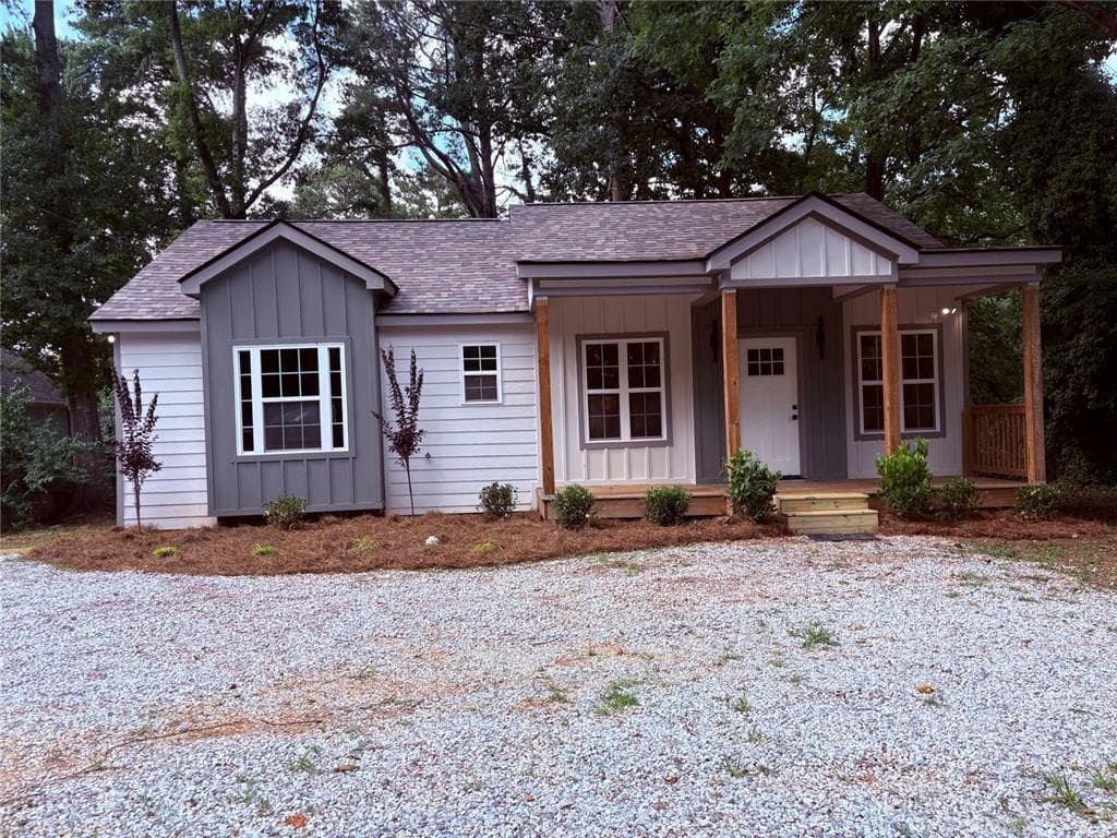 3 bedroom, 2 bathroom, 1,533 sq ft single family residence sold at 629 Rountree Road, Riverdale, GA 30274