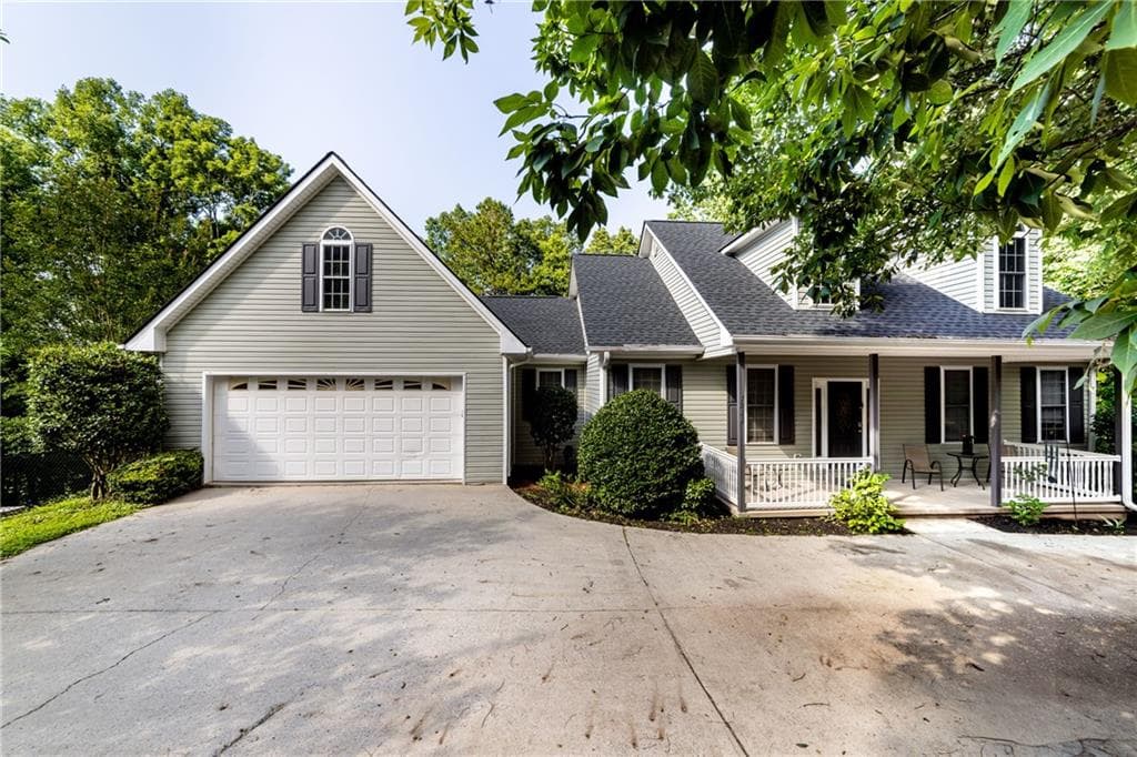 5 bedroom, 6 bathroom, 4,985 sq ft single family residence for sale at 7822 Beachwood Drive, Murrayville, GA 30564