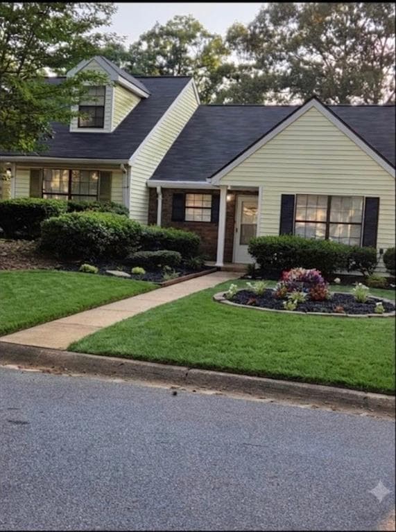 2 bedroom, 2 bathroom, 978 sq ft townhouse for sale at 5427 Park Place, Atlanta, GA 30349
