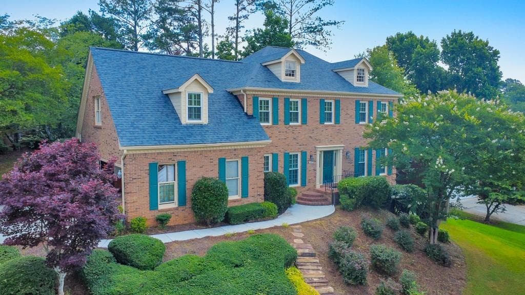 4 bedroom, 3 bathroom, 2,970 sq ft single family residence sold at 2601 Doral Drive, Duluth, GA 30096