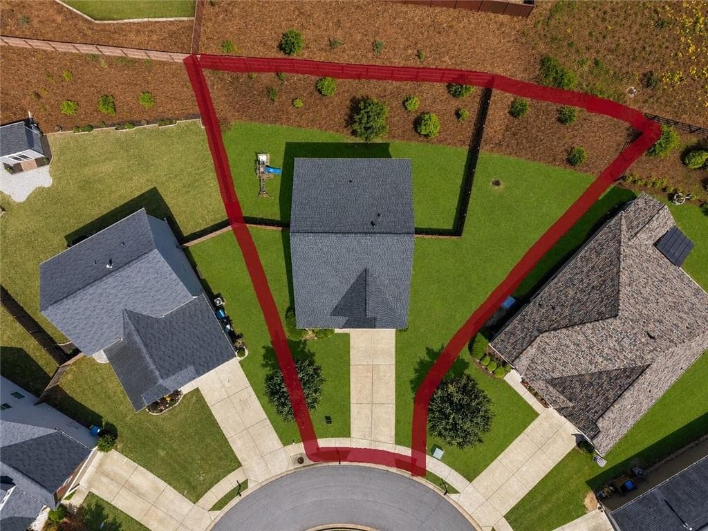3 bedroom, 3 bathroom, 2,196 sq ft single family residence sold at 604 Garden Grace, Canton, GA 30114