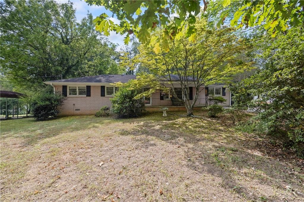 3 bedroom, 2 bathroom, 1,484 sq ft single family residence under contract at 589 Creek View Drive, Lawrenceville, GA 30044