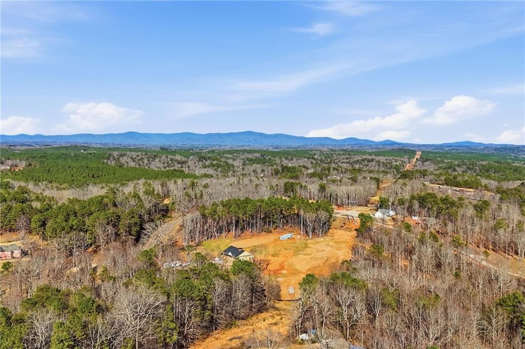 3 bedroom, 2 bathroom, 1,855 sq ft single family residence under contract at 176 Windsor Way, Jasper, GA 30143