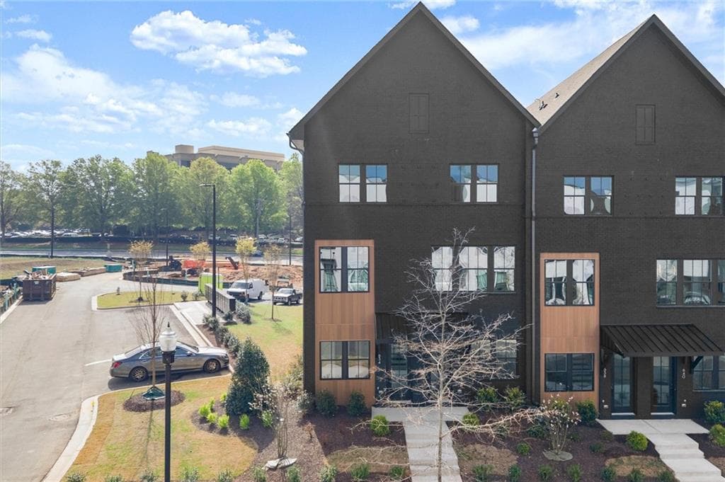 2 bedroom, 4 bathroom, 1,644 sq ft townhouse for sale at 634 Soul Alley 109, Alpharetta, GA 30009