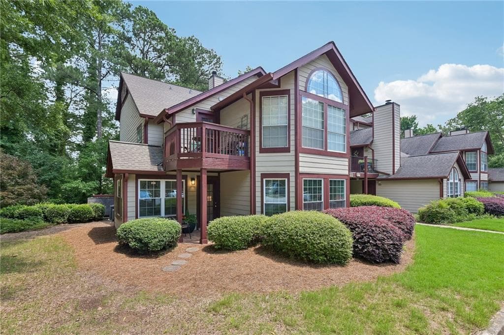 2 bedroom, 2 bathroom, 880 sq ft condominium sold at 102 Hawkstone Way, Alpharetta, GA 30022