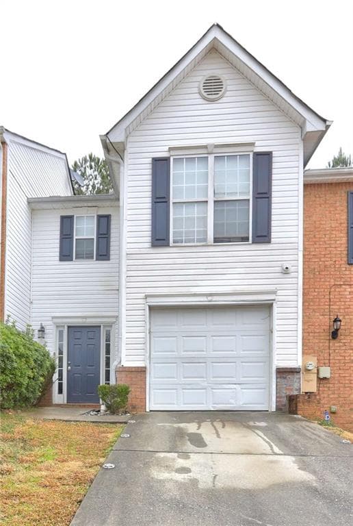 3 bedroom, 3 bathroom, 1,112 sq ft townhouse for sale at 7706 Bernardo Drive, Riverdale, GA 30296