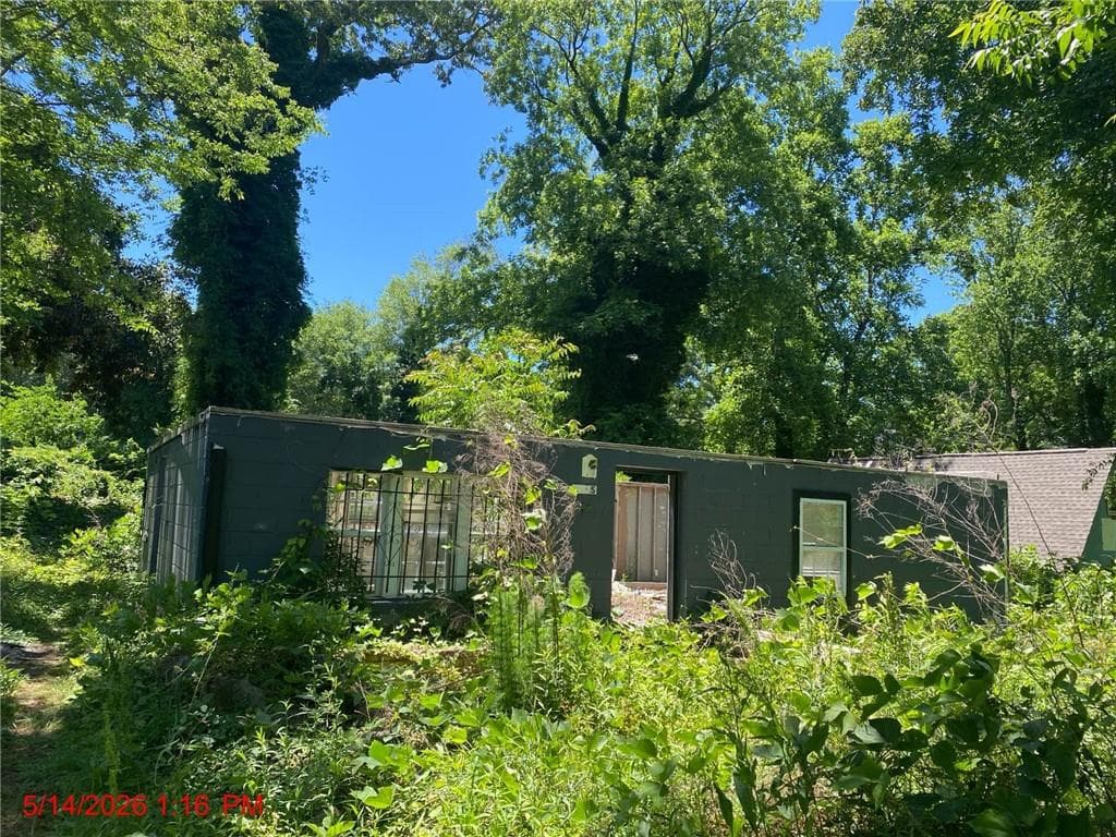 3 bedroom, 1 bathroom, 1,073 sq ft single family residence for sale at 2025 Moody Drive, Atlanta, GA 30315