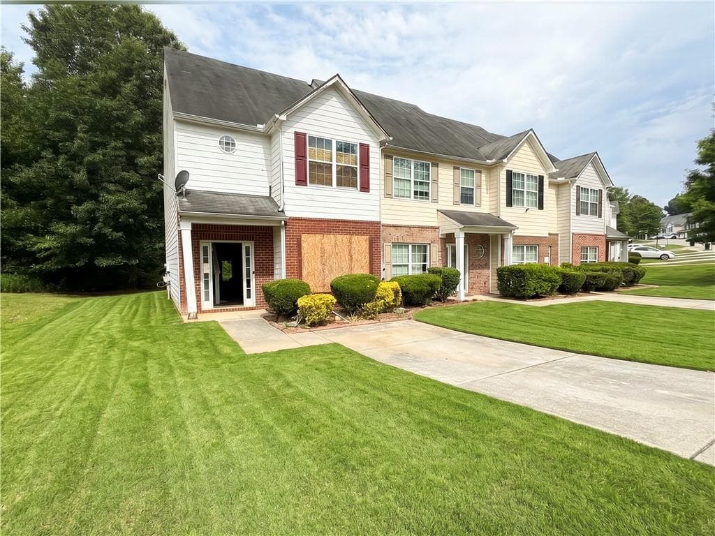3 bedroom, 3 bathroom, 1,528 sq ft townhouse sold at 268 Brookview Drive, Riverdale, GA 30274