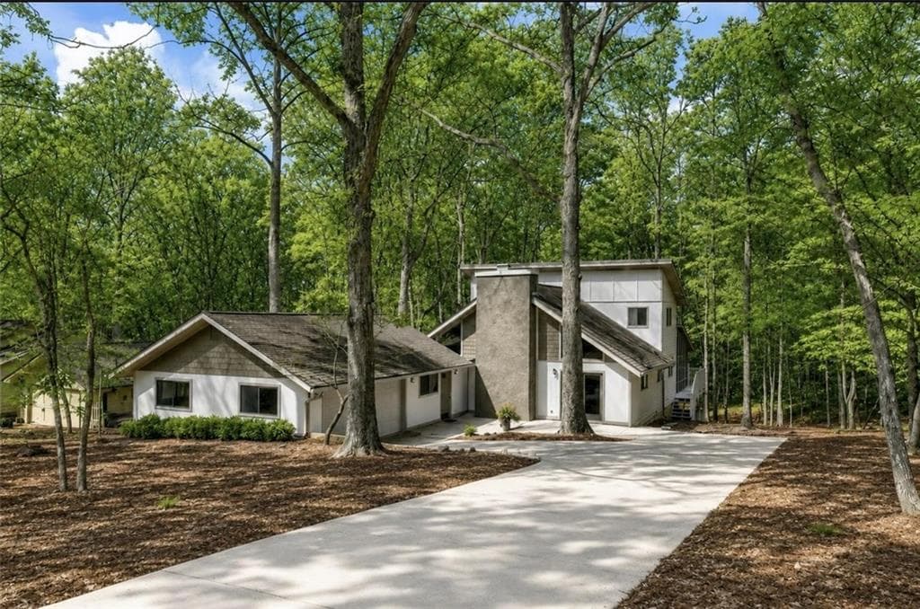 3 bedroom, 3 bathroom, 1,914 sq ft single family residence for sale at 30 Tamarack Court, Jasper, GA 30143