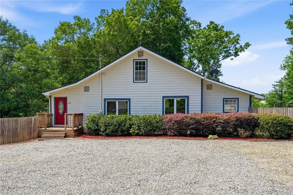 3 bedroom, 4 bathroom, 1,420 sq ft single family residence sold at 135 Grogan Road, White, GA 30184