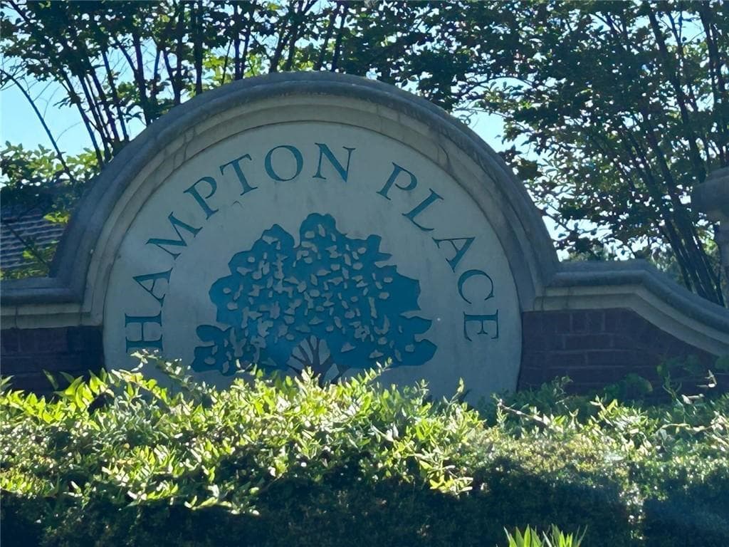 single family residence under contract at 136 Harrison Place, Hampton, GA 30228