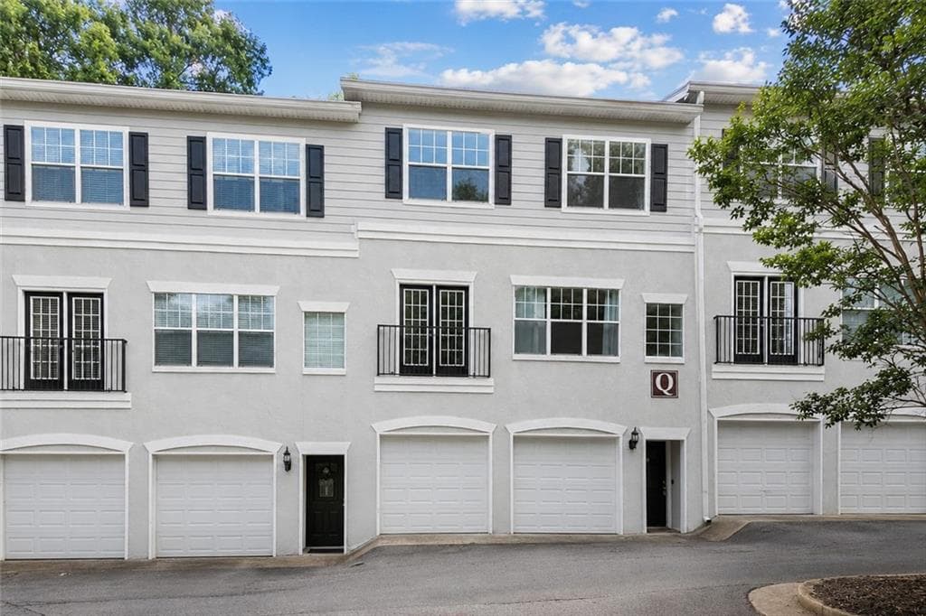 2 bedroom, 3 bathroom, 1,266 sq ft townhouse sold at 1150 Collier Road 2Q, Atlanta, GA 30318