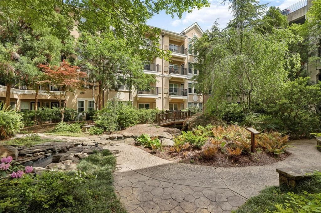 1 bedroom, 1 bathroom, 752 sq ft condominium under contract at 1850 Cotillion Drive 2205, Atlanta, GA 30338