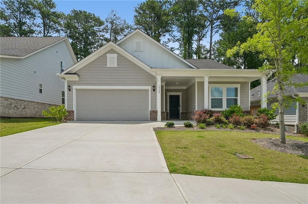 2 bedroom, 2 bathroom, 1,877 sq ft single family residence under contract at 1958 Amaryllis Drive, Grayson, GA 30017