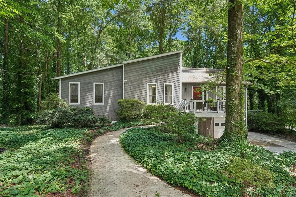 4 bedroom, 2 bathroom, 1,496 sq ft single family residence for sale at 3045 Richmond Road, Woodstock, GA 30189