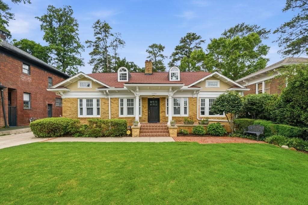 4 bedroom, 3 bathroom, 2,829 sq ft single family residence sold at 1298 Oxford Road, Atlanta, GA 30306