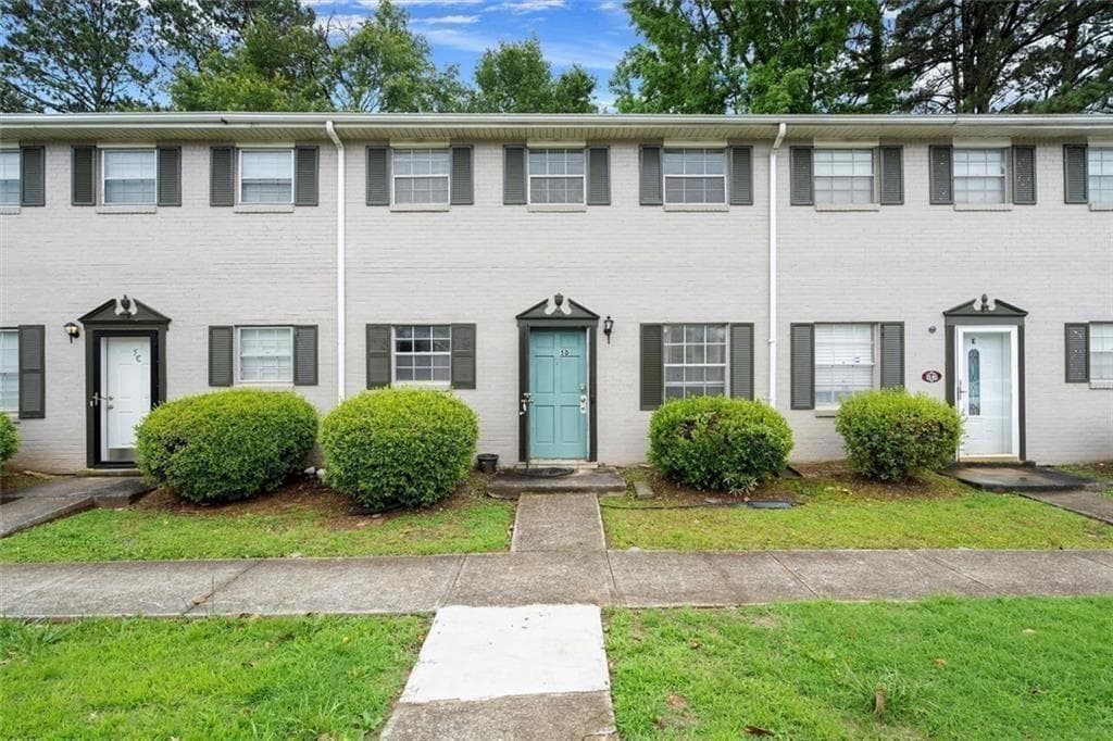 2 bedroom, 2 bathroom, 1,100 sq ft condominium sold at 4701 Flat Shoals Road 5D, Union City, GA 30291