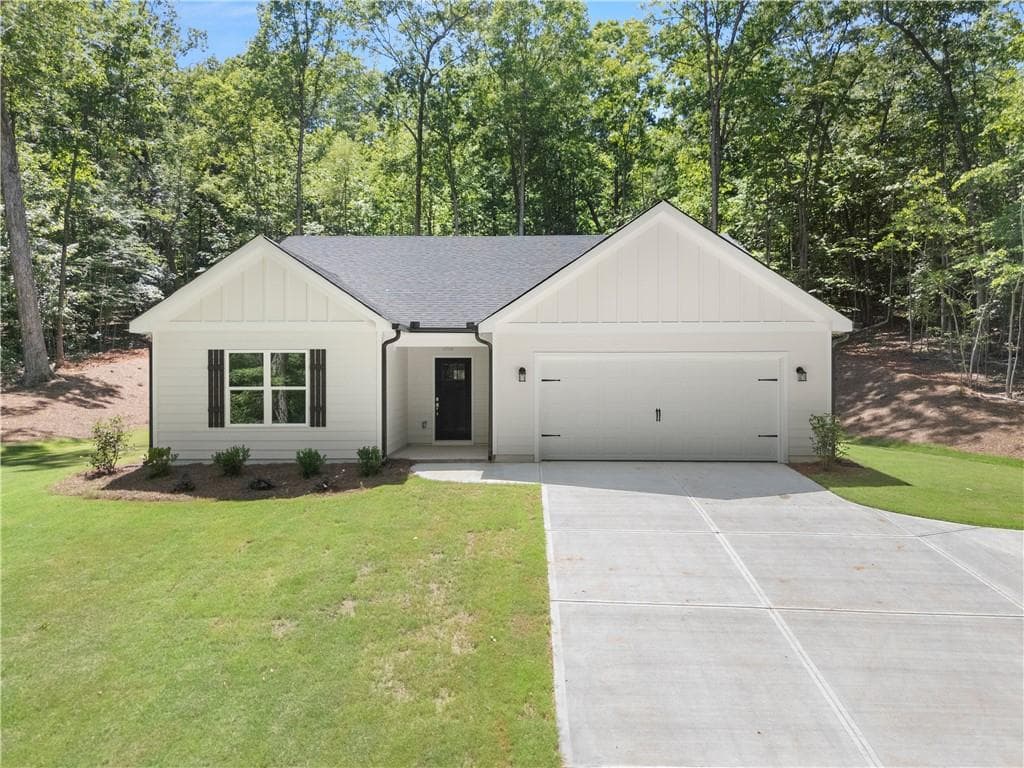 3 bedroom, 2 bathroom, 1,895 sq ft single family residence sold at 299 Shore Crest Drive, Martin, GA 30557