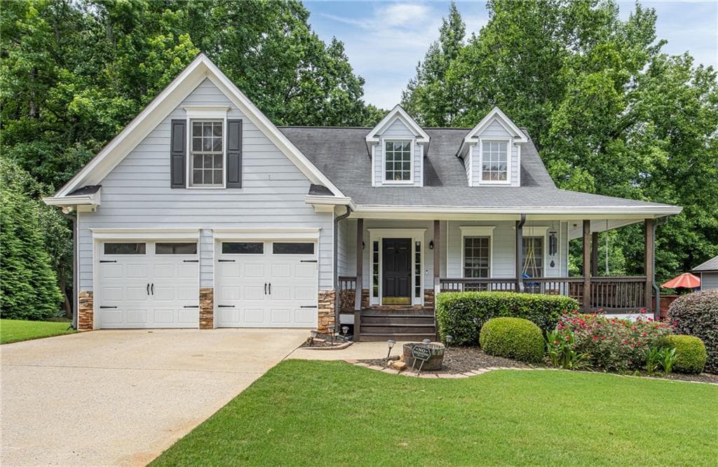 3 bedroom, 3 bathroom, 2,898 sq ft single family residence sold at 320 Evans Mill Drive, Dallas, GA 30157