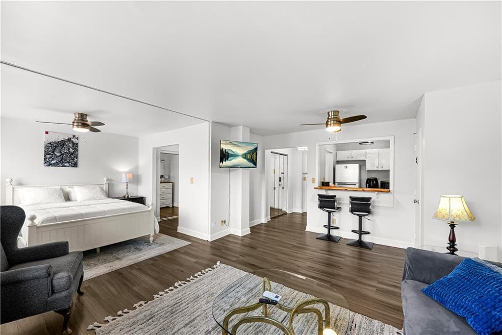 1 bedroom, 1 bathroom, 550 sq ft condominium for sale at 215 Piedmont Avenue 305, Atlanta, GA 30308