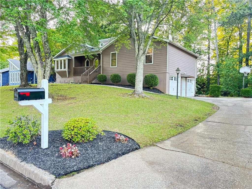 3 bedroom, 3 bathroom, 2,268 sq ft single family residence sold at 3521 Birchwood Trail, Snellville, GA 30078