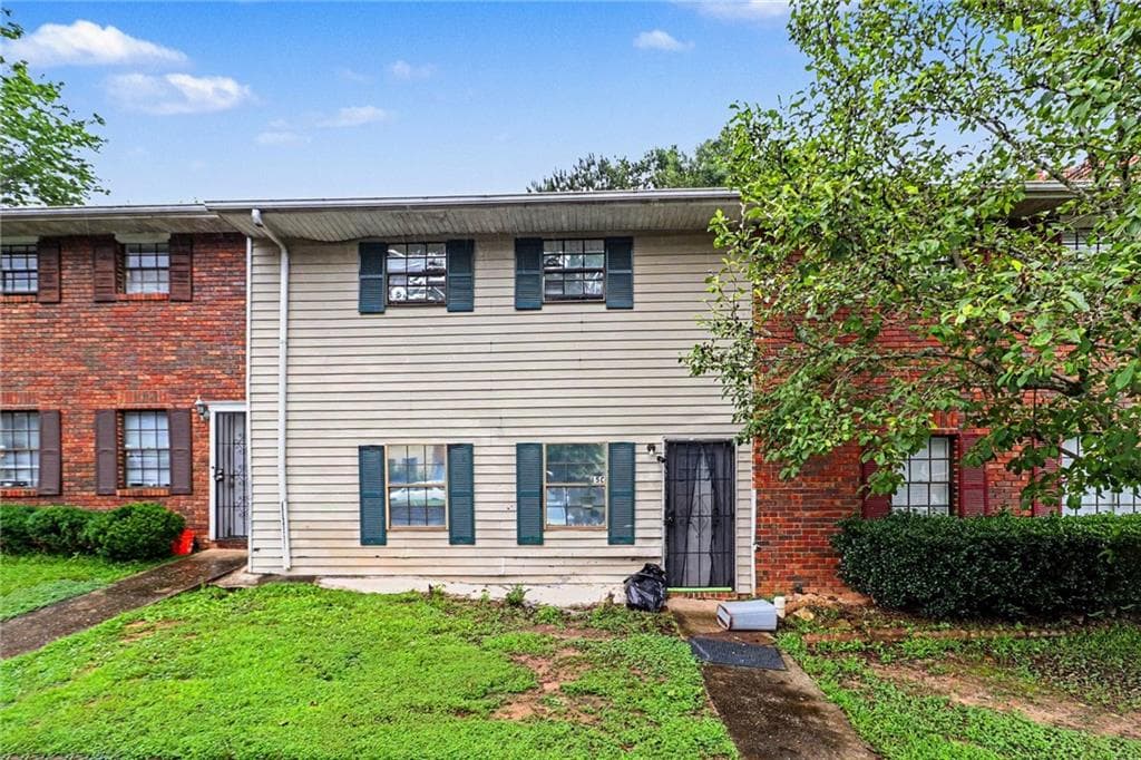 3 bedroom, 3 bathroom, 1,536 sq ft condominium for sale at 6354 Shannon Parkway 15C, Union City, GA 30291