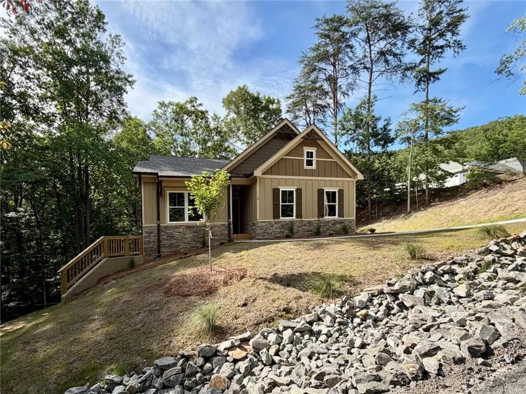 3 bedroom, 2 bathroom, 1,695 sq ft single family residence sold at 118 Osage Court, Waleska, GA 30183