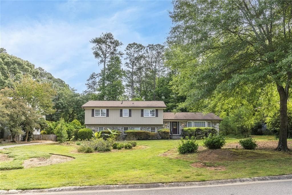 4 bedroom, 3 bathroom, 3,032 sq ft single family residence sold at 5321 Manhasset Cove, Atlanta, GA 30338