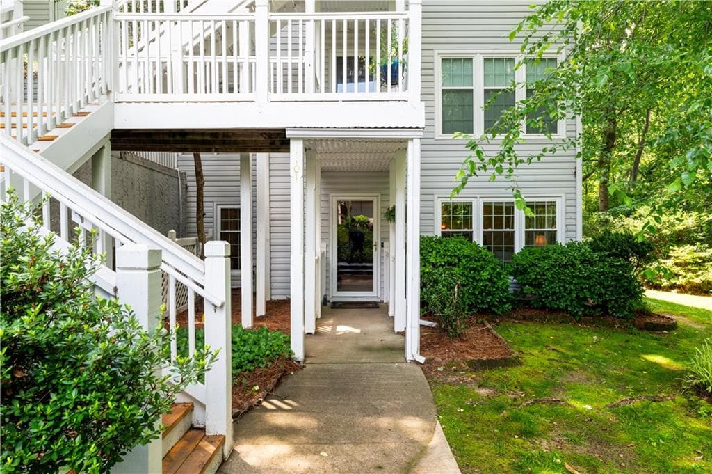 2 bedroom, 1 bathroom, 1,121 sq ft condominium sold at 1101 Cannongate Crossing, Marietta, GA 30064