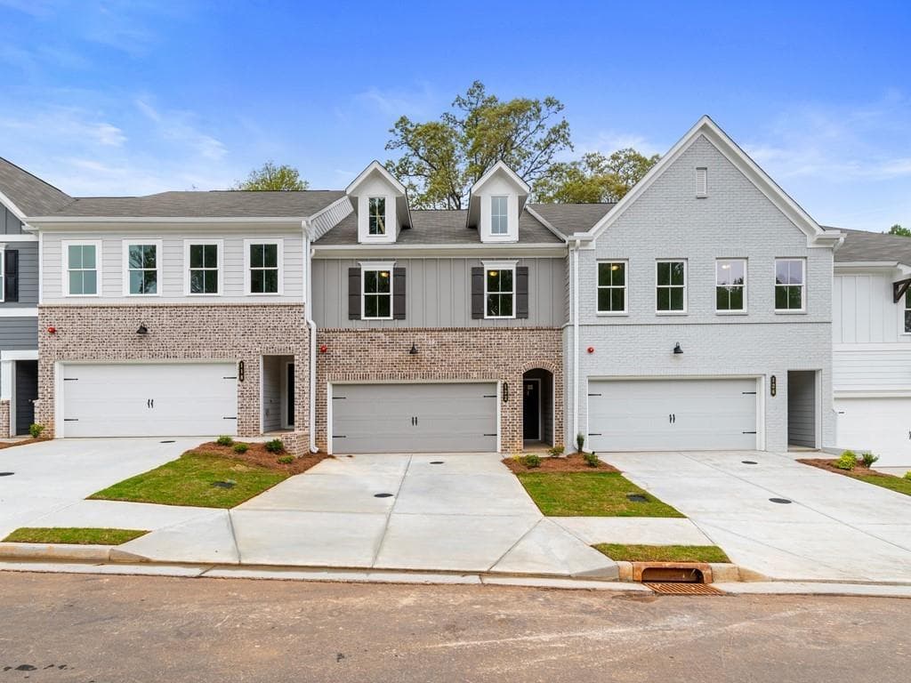 3 bedroom, 3 bathroom, 1,805 sq ft townhouse sold at 544 Feldspar Way, Lawrenceville, GA 30043