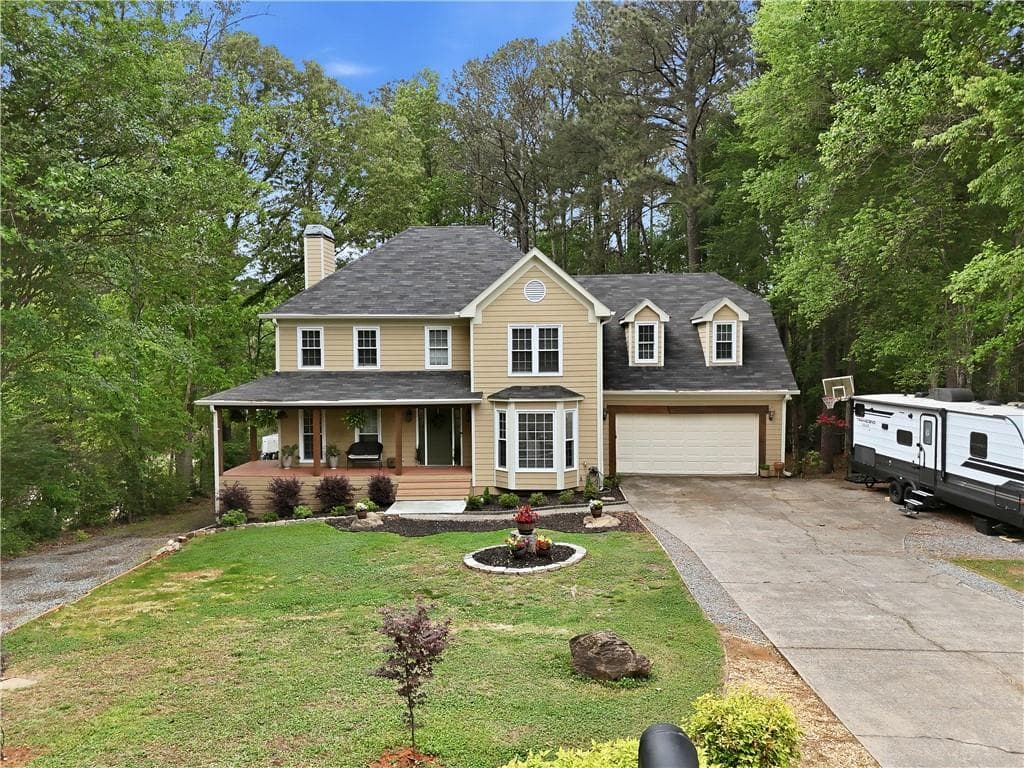 6 bedroom, 4 bathroom, 3,900 sq ft single family residence sold at 177 Picketts Lake Drive, Acworth, GA 30101