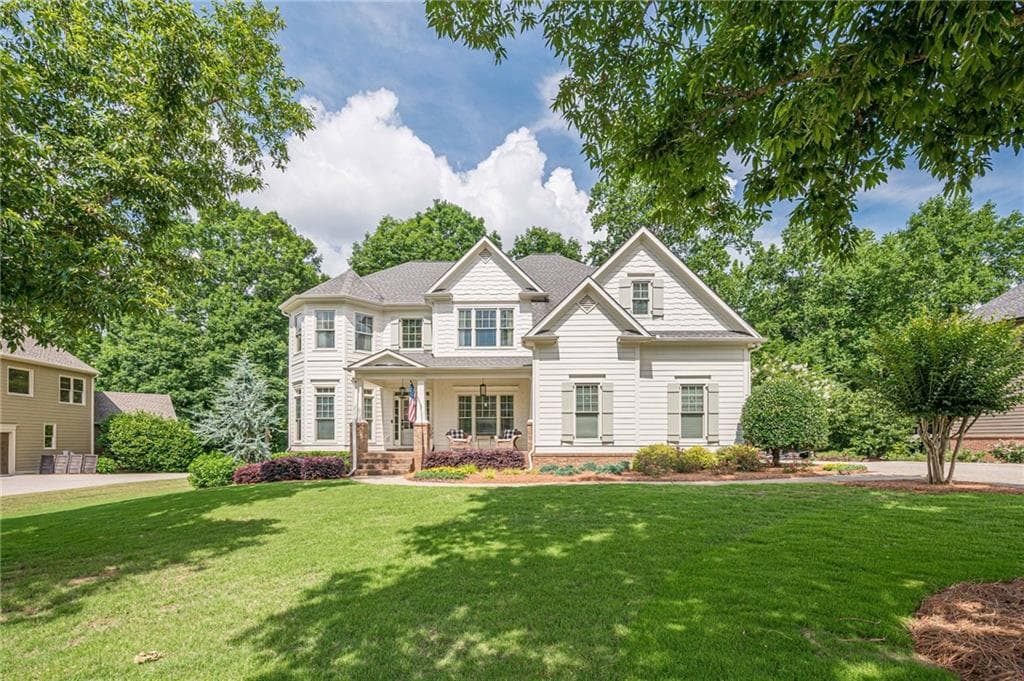 6 bedroom, 5 bathroom, 5,011 sq ft single family residence sold at 995 Sienna Drive, Cumming, GA 30040