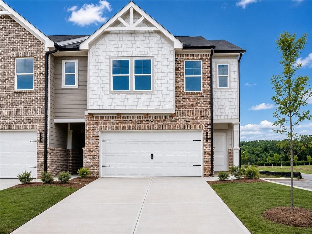 3 bedroom, 3 bathroom, 1,695 sq ft townhouse under contract at 600 Gunnin Way LOT 32, Mcdonough, GA 30253