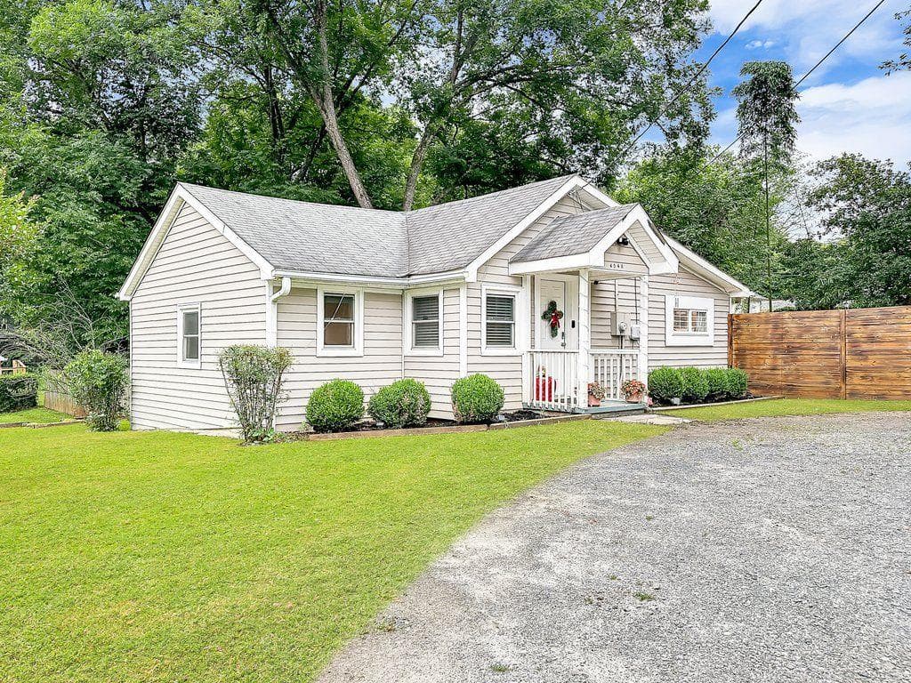 2 bedroom, 2 bathroom, 1,376 sq ft single family residence for sale at 4548 Spring Street Extension, Acworth, GA 30101