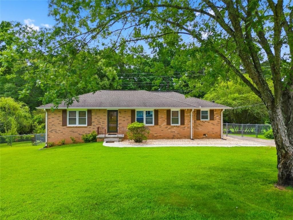 4 bedroom, 2 bathroom, 1,492 sq ft single family residence under contract at 3283 Meadowview Lane, Marietta, GA 30008
