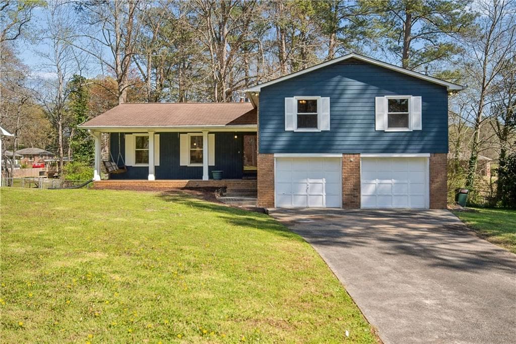 4 bedroom, 3 bathroom, 1,974 sq ft single family residence for sale at 3280 Foxwood Trail, Smyrna, GA 30082