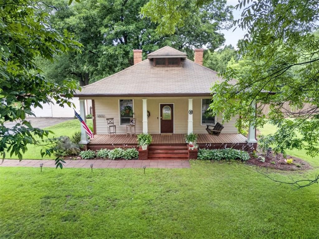 2 bedroom, 2 bathroom, 1,400 sq ft single family residence for sale at 11028 Highway 36, Covington, GA 30014
