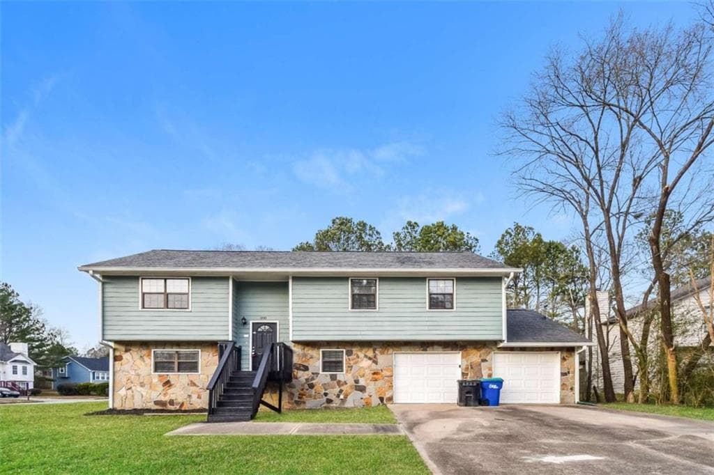 4 bedroom, 3 bathroom, 2,020 sq ft single family residence sold at 300 Renee Dawn Court, Riverdale, GA 30296