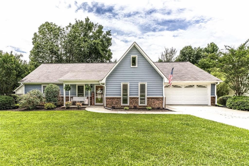 3 bedroom, 2 bathroom, 1,650 sq ft single family residence sold at 167 Lynn Drive, Rome, GA 30165