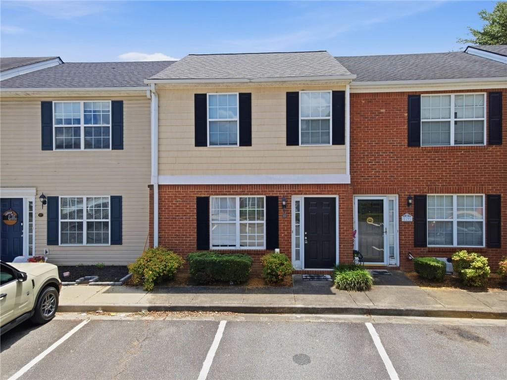 2 bedroom, 2 bathroom, 1,116 sq ft townhouse for sale at 18 Princeton Place Drive, Adairsville, GA 30103