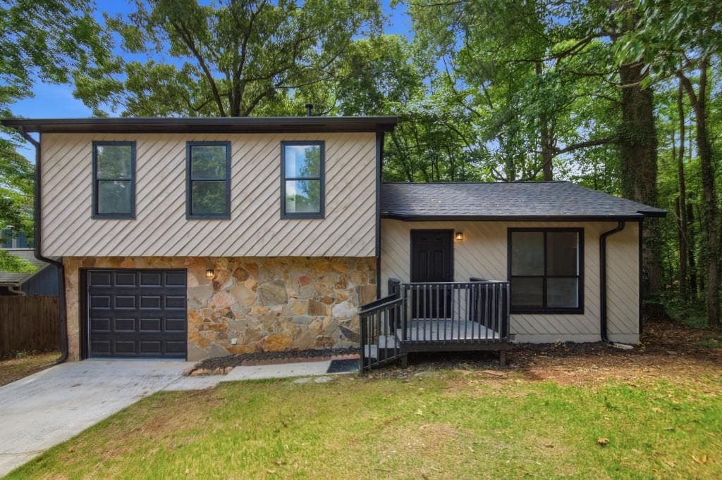 3 bedroom, 2 bathroom, 1,391 sq ft single family residence sold at 600 Maple Drive, Stone Mountain, GA 30083