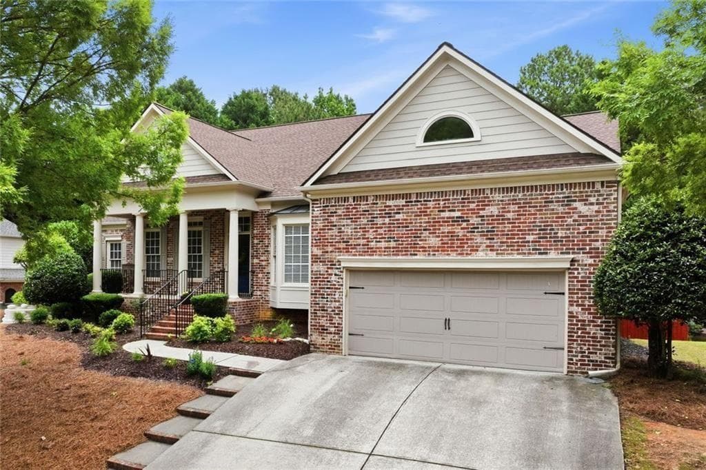 5 bedroom, 5 bathroom, 6,042 sq ft single family residence sold at 2570 Middleton Way, Grayson, GA 30017