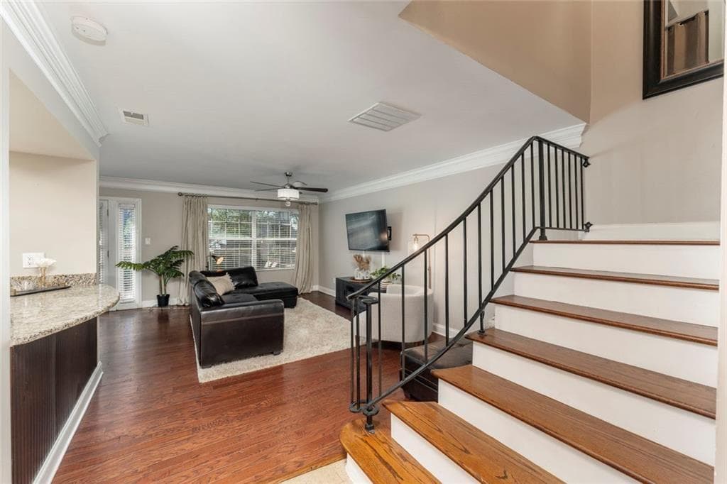 2 bedroom, 3 bathroom, 1,228 sq ft condominium sold at 6980 Roswell Road D6, Atlanta, GA 30328