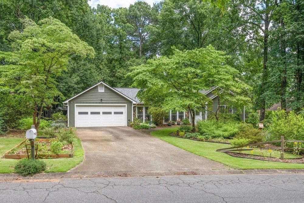 3 bedroom, 2 bathroom, 1,784 sq ft single family residence sold at 4455 Dunmovin Drive, Kennesaw, GA 30144