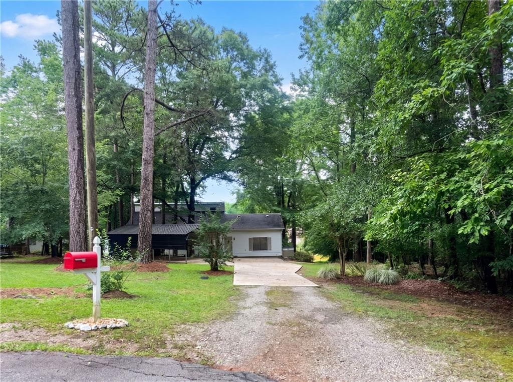 3 bedroom, 3 bathroom, 1,585 sq ft single family residence for sale at 120 Bay Court, Eatonton, GA 31024