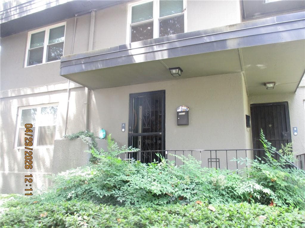 3 bedroom, 3 bathroom, 1,426 sq ft condominium sold at 4060 Haverhill Drive A, Atlanta, GA 30342