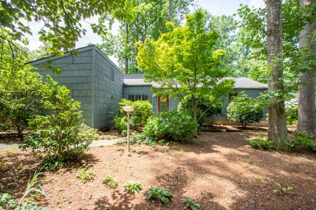 3 bedroom, 2 bathroom, 1,568 sq ft single family residence sold at 2571 Sandy Court, Marietta, GA 30066