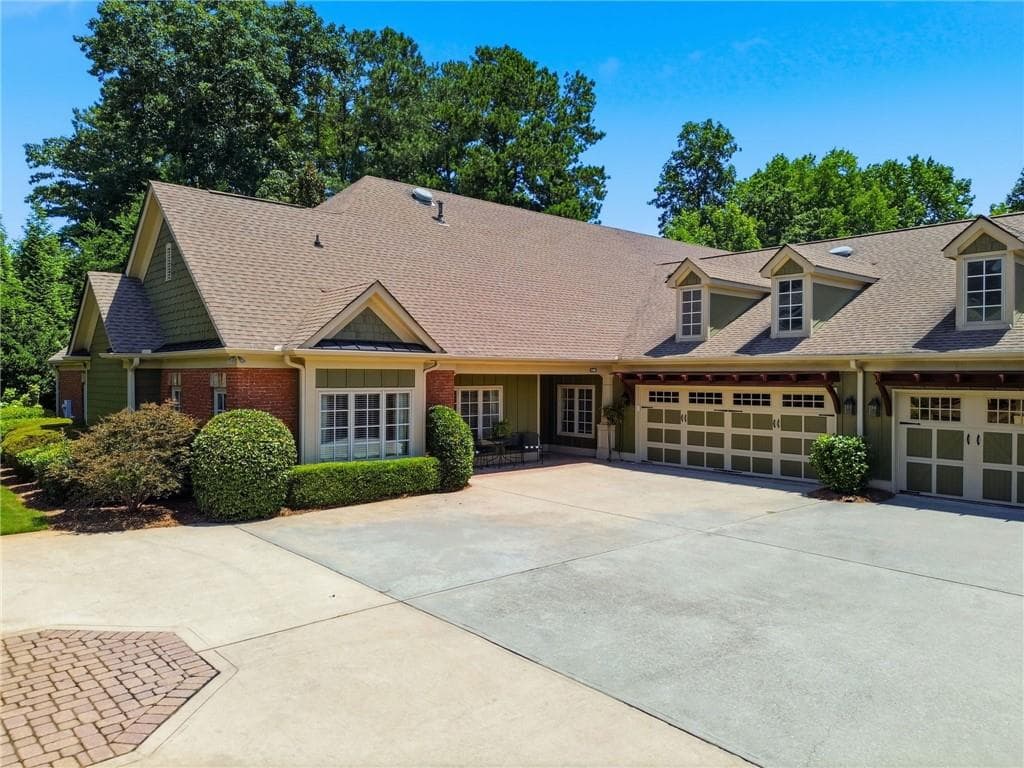 3 bedroom, 3 bathroom, 2,510 sq ft condominium for sale at 2496 Ballantrae Circle 35, Cumming, GA 30041
