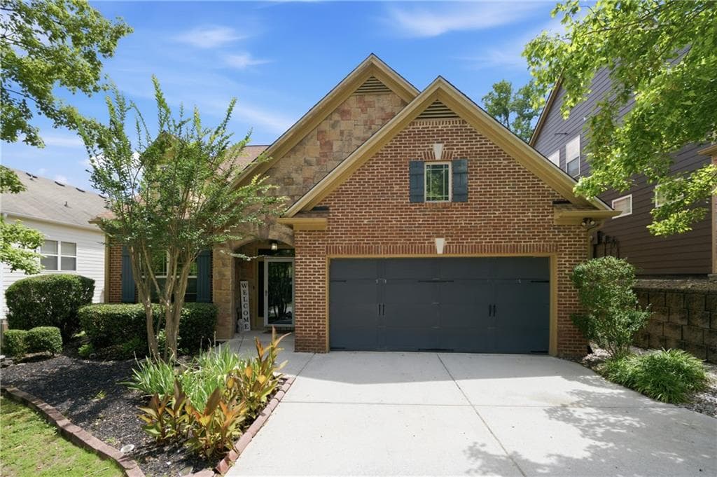 3 bedroom, 3 bathroom, 3,334 sq ft single family residence sold at 2087 Hatteras Way, Atlanta, GA 30318